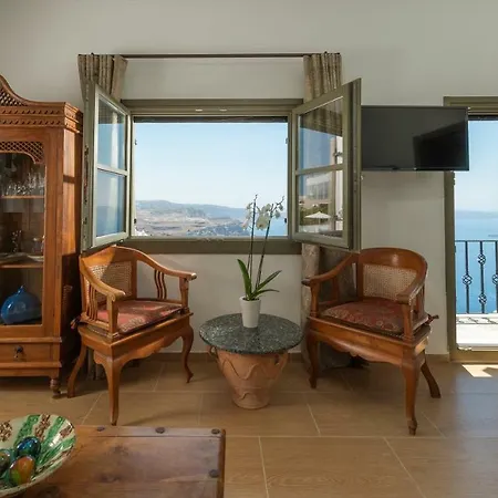 Anthos Villas Santorini *